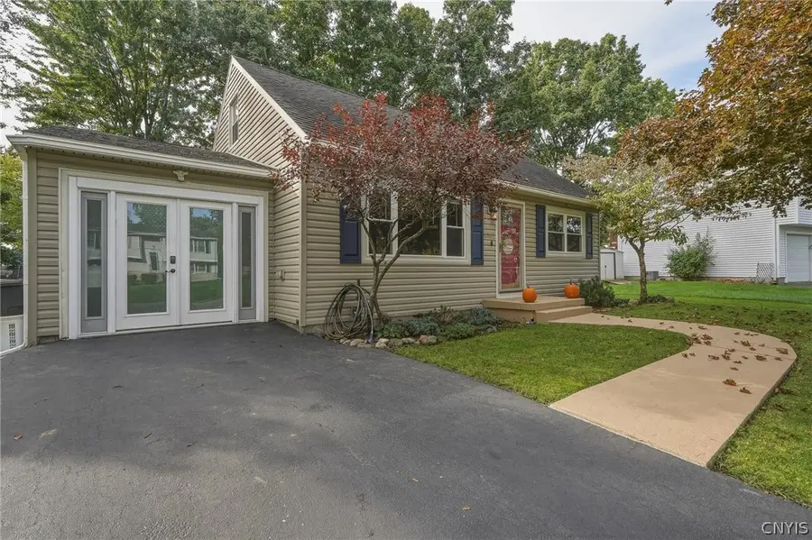 8385 Zenith Drive, Baldwinsville, NY 13027 - #2