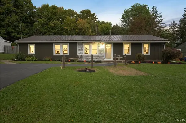 106 Resseguie Dr, Syracuse, NY 13209