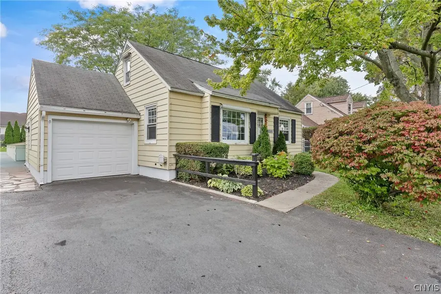 117 Russell Avenue, Liverpool, NY 13088 - #2