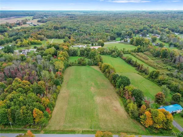 Middle Road, Oswego, NY 13126