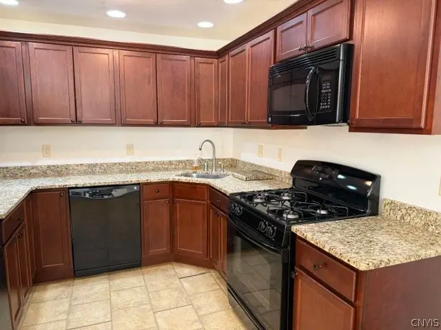 7113 New Yorker Avenue #8, Canastota, NY 13032 - #3