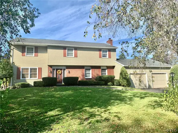 28 Foxcroft Road, New Hartford, NY 13413