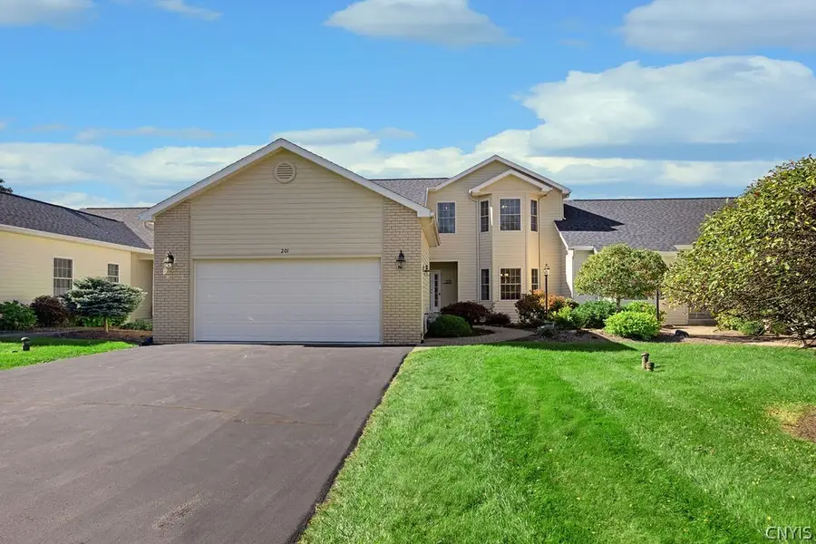 201 Falling Brook, Fayetteville, NY 13066 - #2