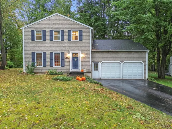 8763 Foxfire Ln, Baldwinsville, NY 13027