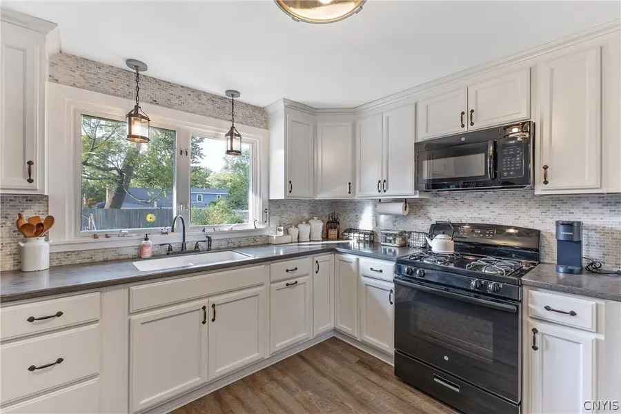 207 Juanita Drive, Liverpool, NY 13090 - #3