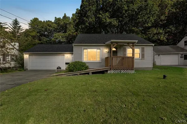 19 Pine Ridge Circle, Syracuse, NY 13212