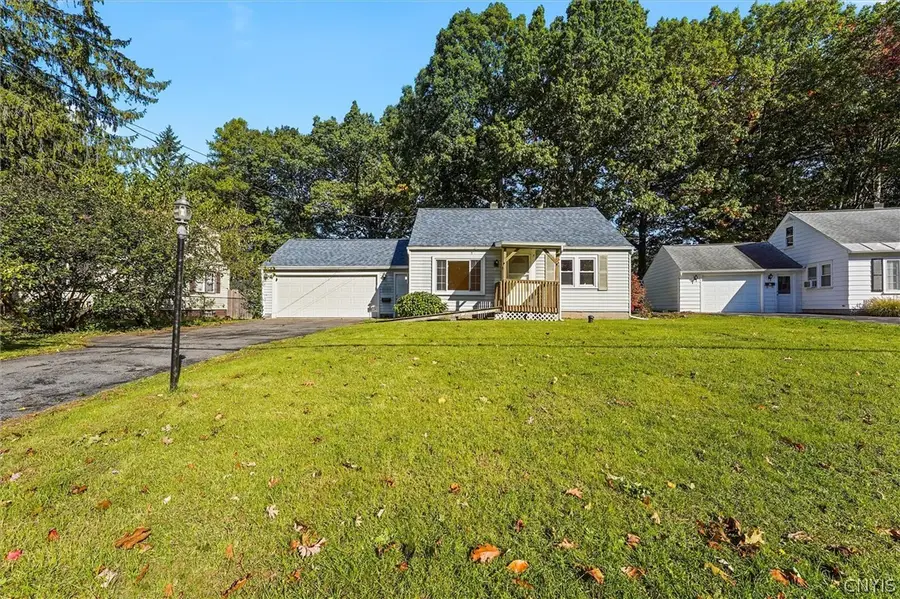 19 Pine Ridge Circle, Syracuse, NY 13212 - #2