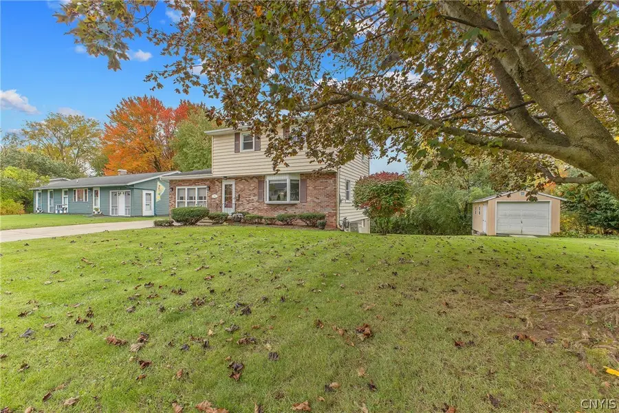 204 Chestnut Heights Drive, Liverpool, NY 13088 - #2