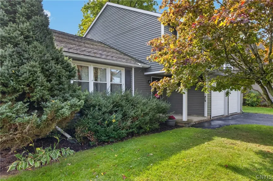 8221 Coconut Tree Drive, Liverpool, NY 13090 - #3