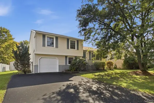 7393 Oakpost Road, Liverpool, NY 13088