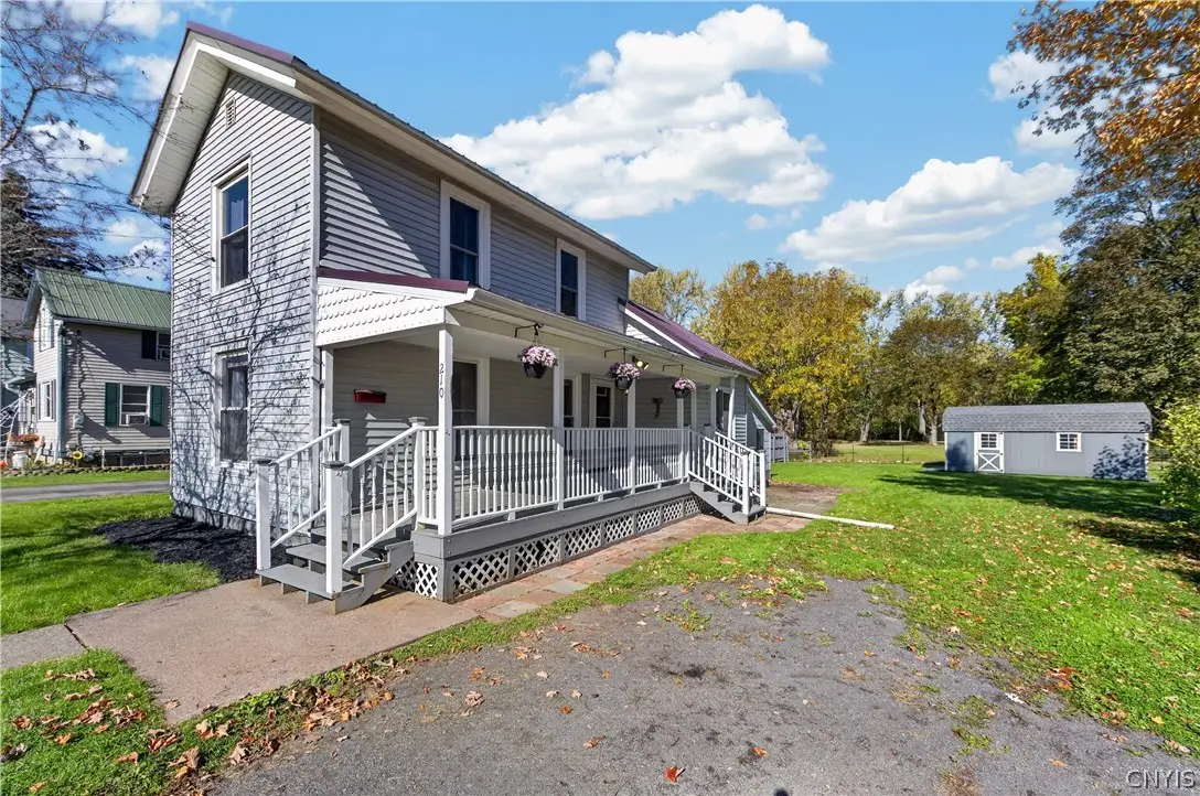 210 Wilson Ave, Canastota, NY 13032 - #1