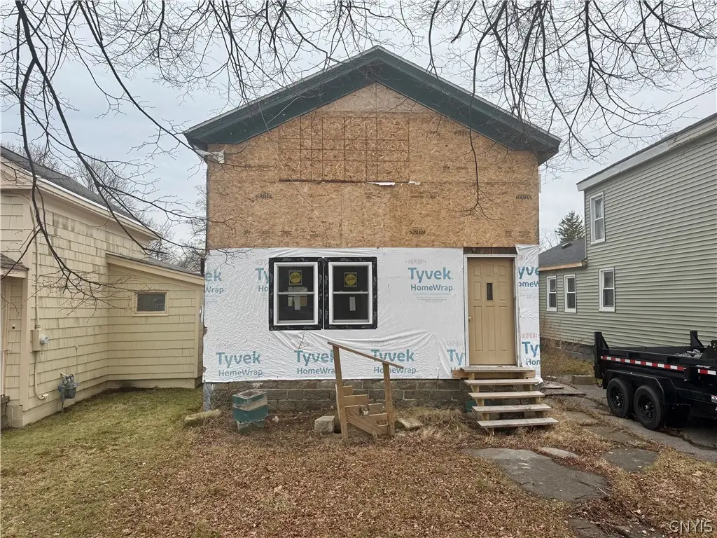 75 E 10 1/2 Street, Oswego, NY 13126 - #1