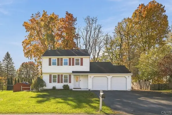 8231 Coconut Tree Drive, Liverpool, NY 13090