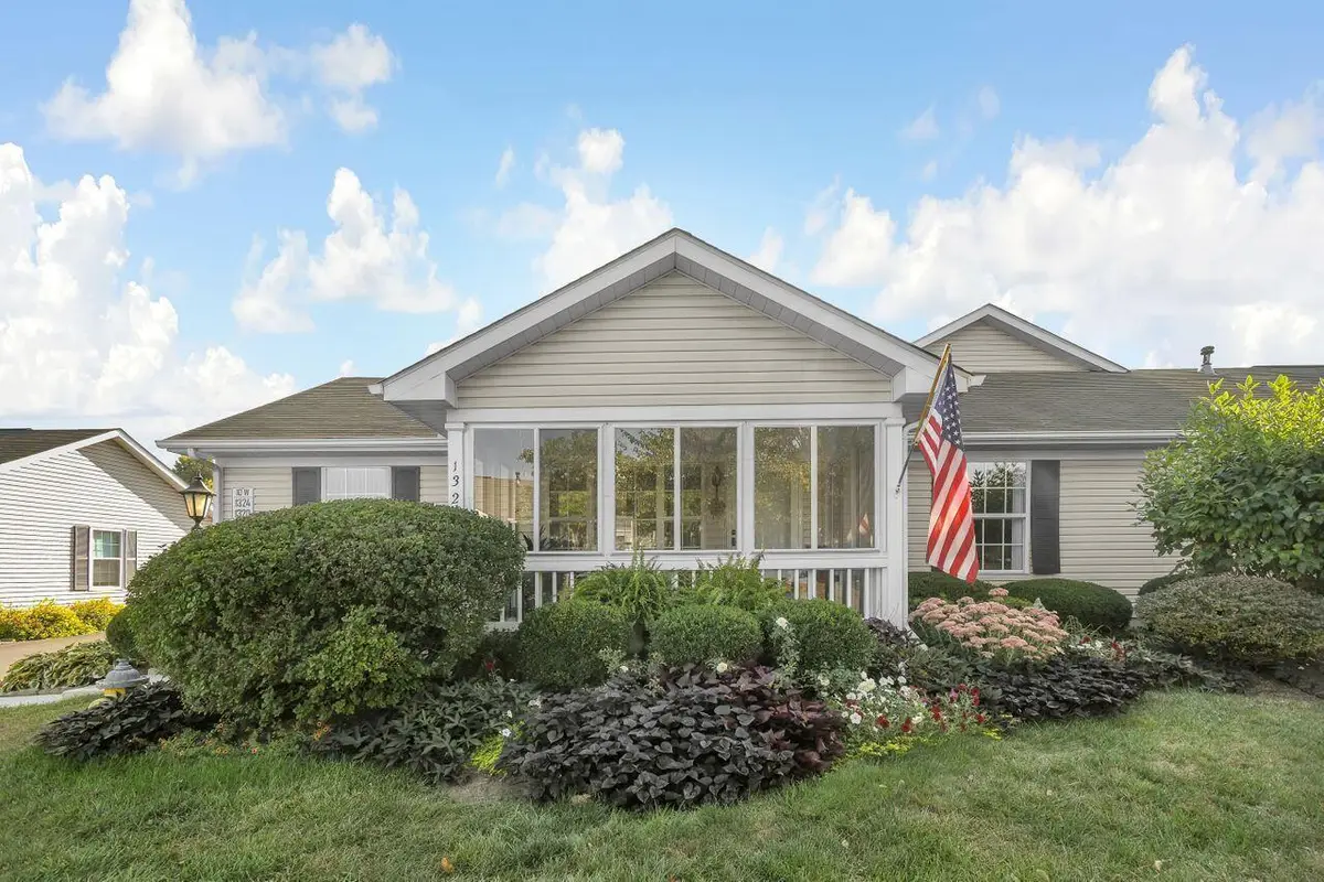 1324 Hillview Circle W, Newark, OH 43055 - Image #1