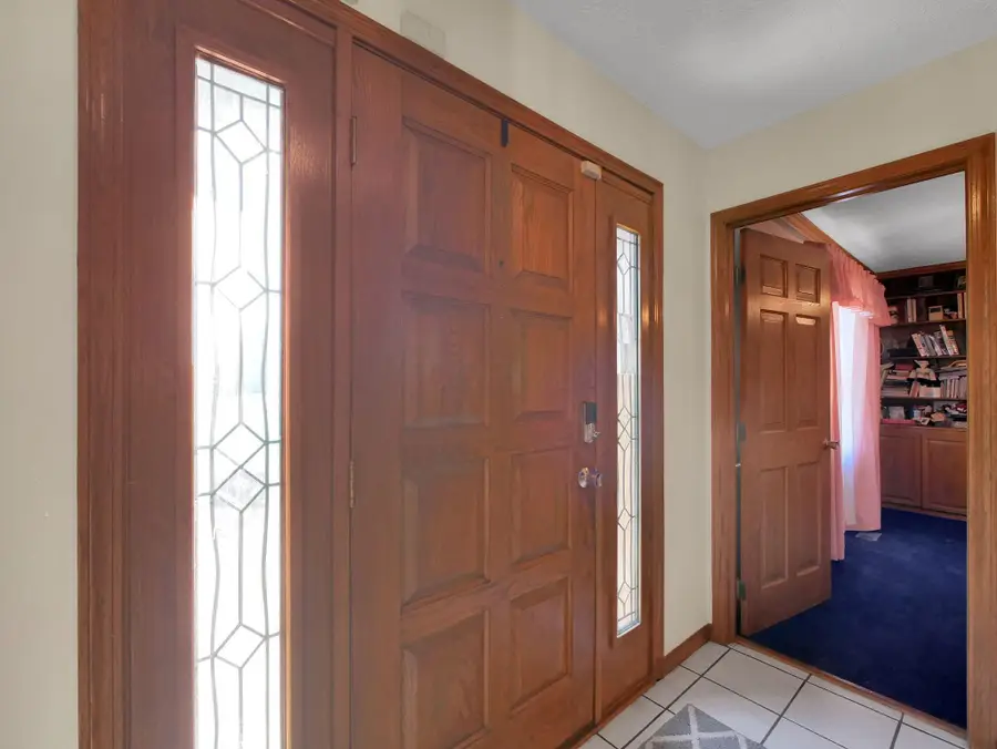 2520 Mccutcheon Road, Columbus, OH 43219 - Image #2