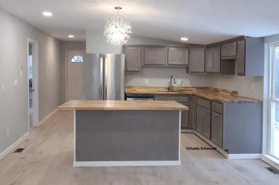 6616 London Groveport Road, Grove City, OH 43123 - #2