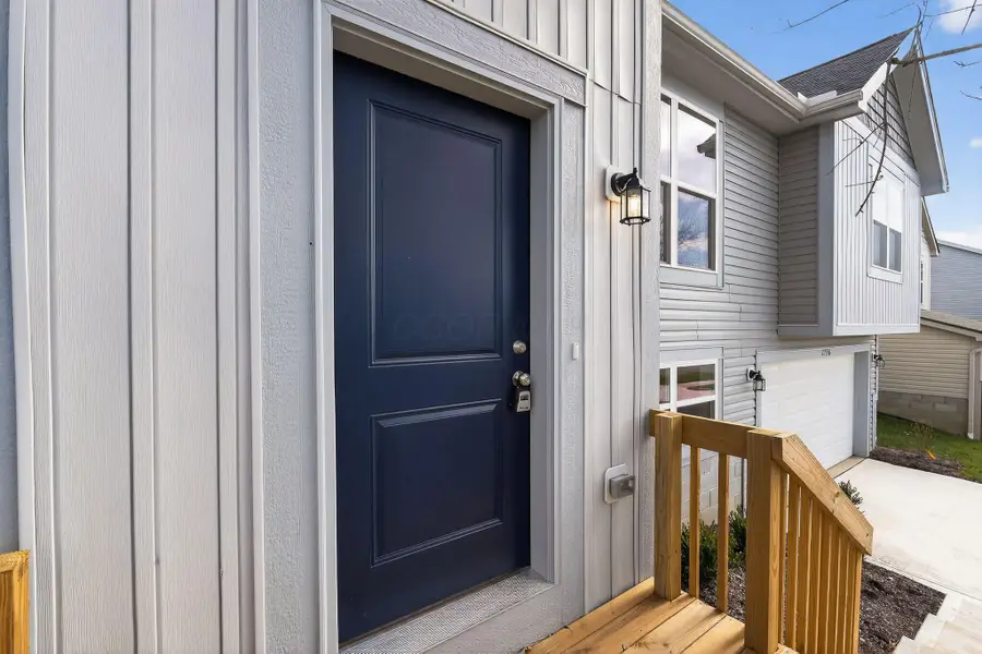 2736 Barrows Road, Columbus, OH 43232 - Image #2