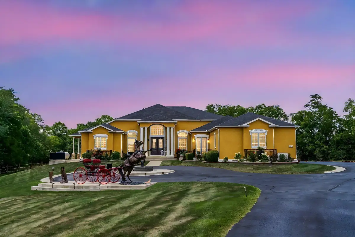 3583 Darby Knolls Boulevard, Hilliard, OH 43026 - Image #1