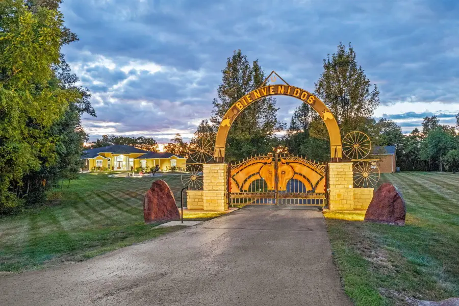 3583 Darby Knolls Boulevard, Hilliard, OH 43026 - Image #3