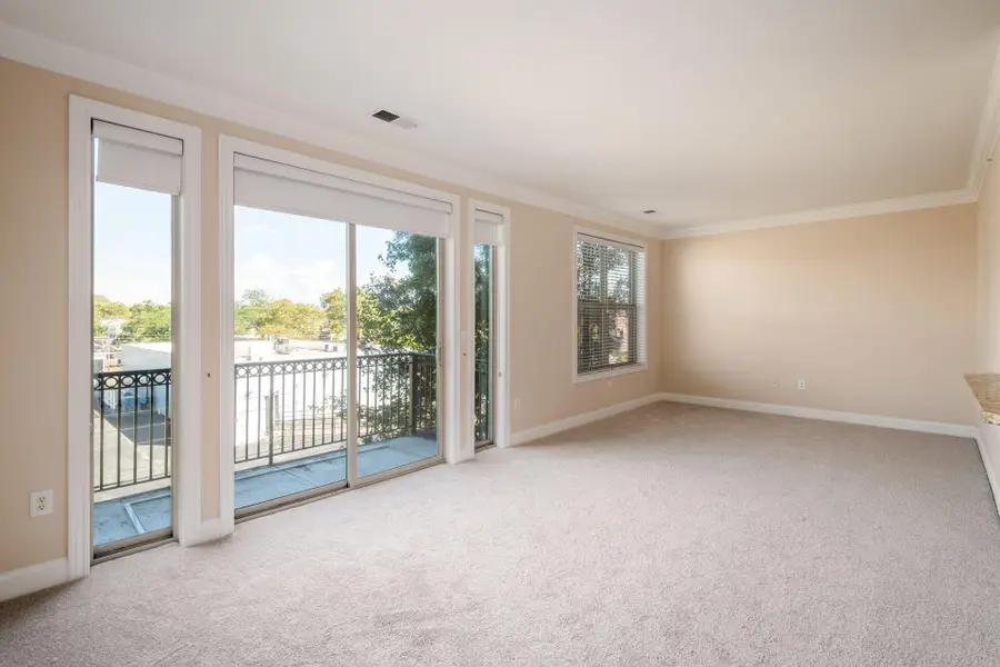 953 Ingleside Avenue, Columbus, OH 43215 - Image #2