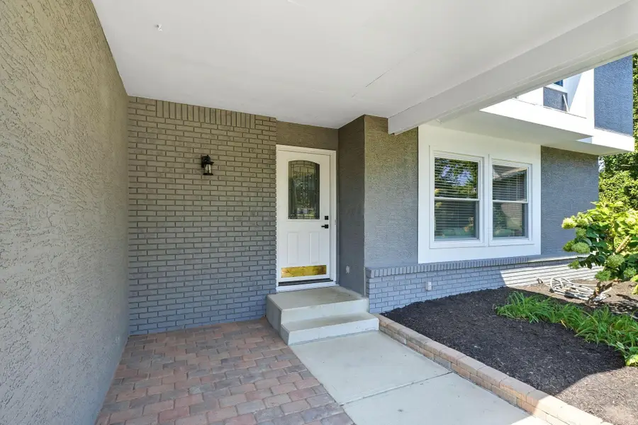 657 Picadilly Court, Columbus, OH 43230 - Image #2