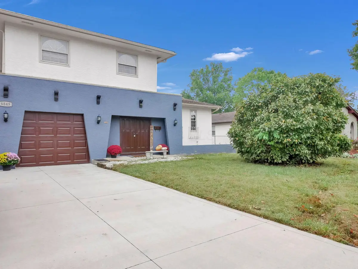 6849 Roundelay Road N, Reynoldsburg, OH 43068 - Image #1