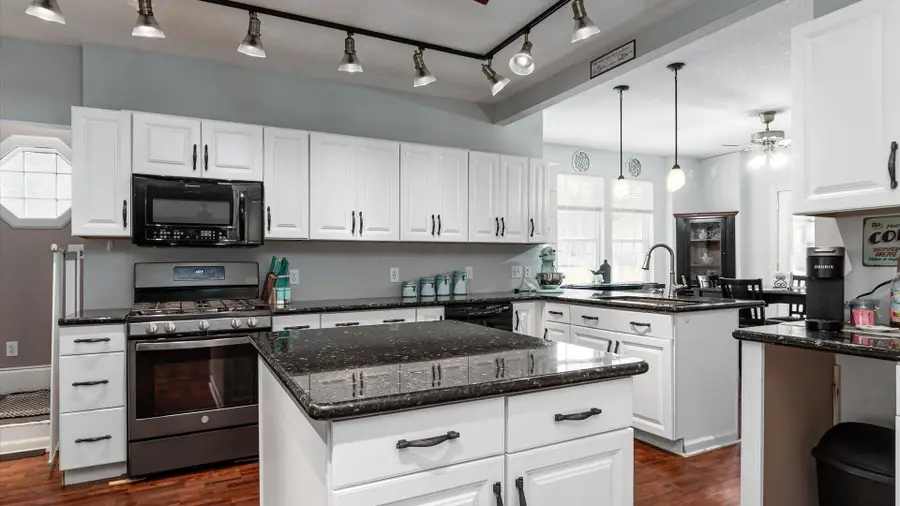 72 N Pembroke Avenue, Zanesville, OH 43701 - Image #3