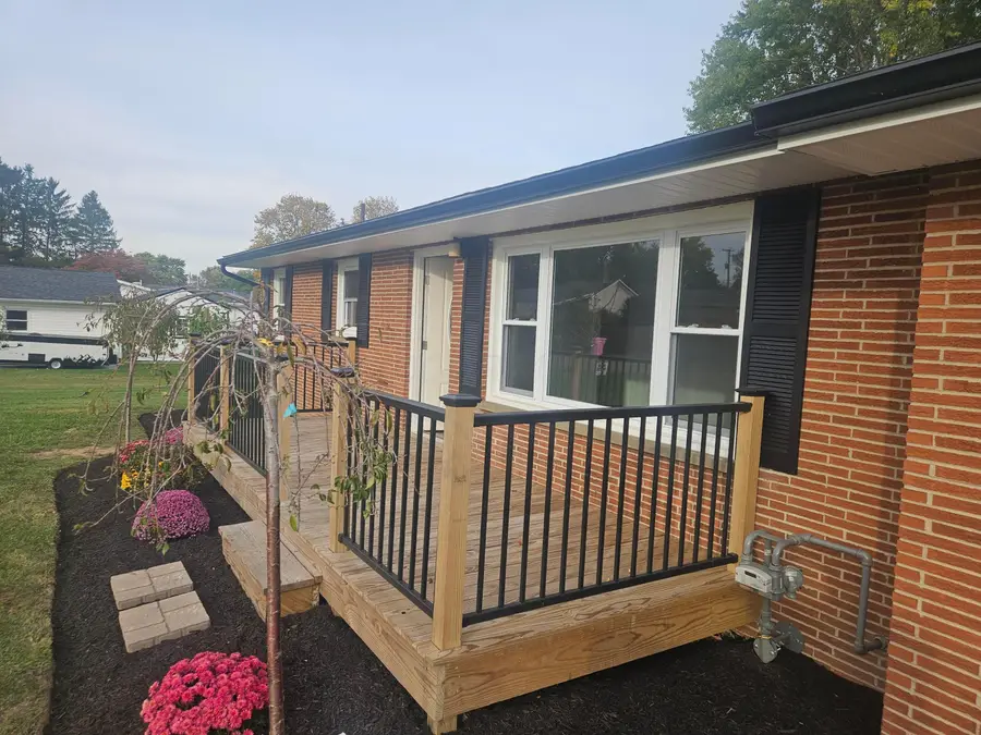 1 Freeway Avenue, Fredericktown, OH 43019 - Image #2