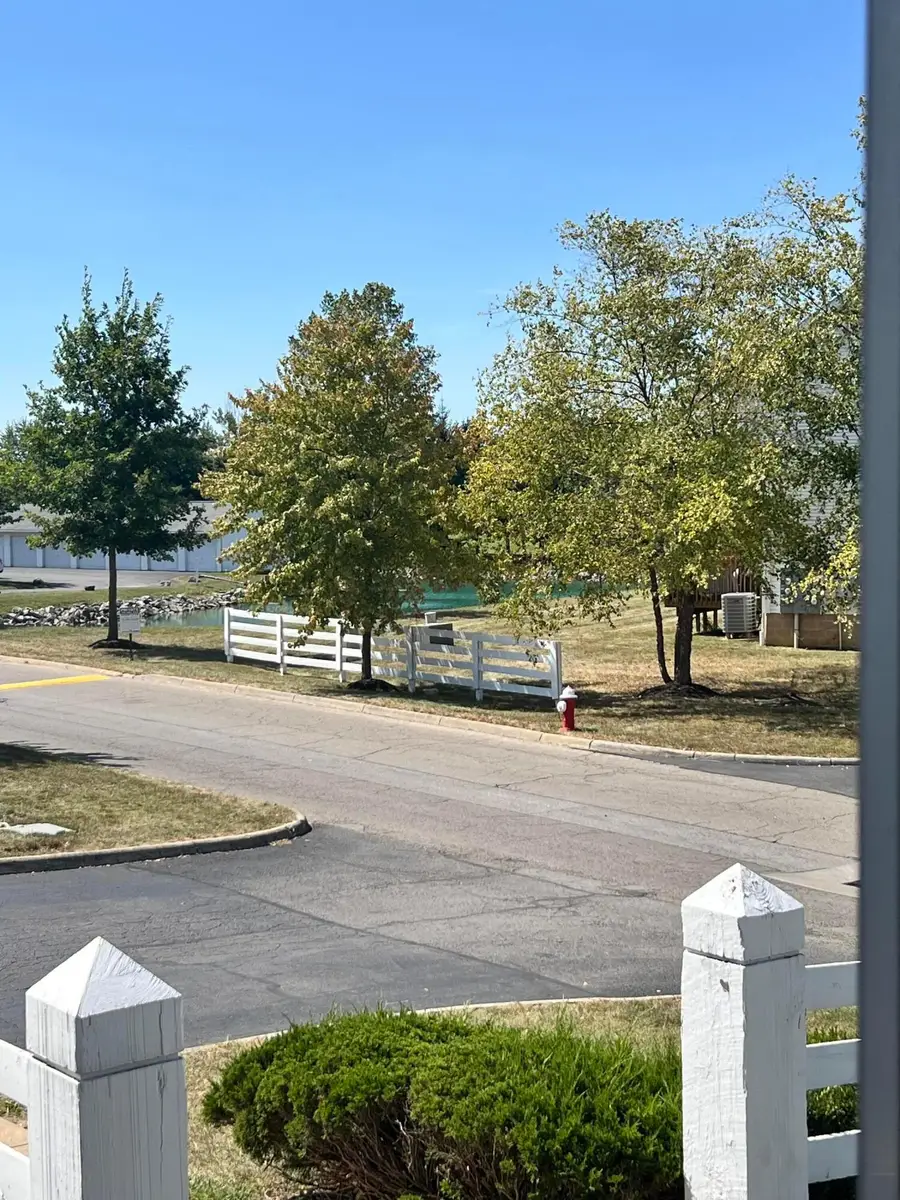 952 Hartford Village Boulevard, Columbus, OH 43228 - Image #3