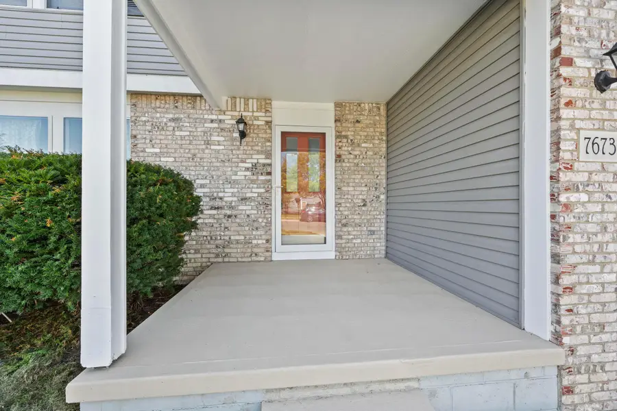 7673 Harbour Town Drive, Pickerington, OH 43147 - Image #2