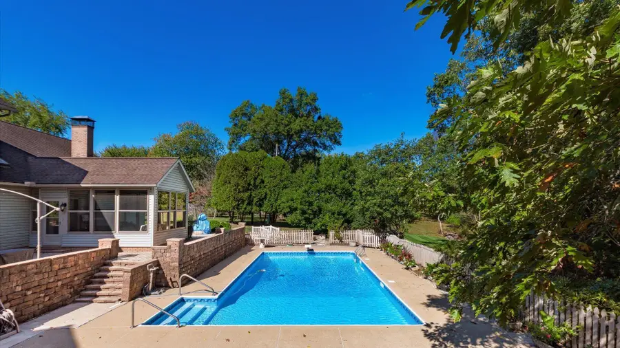 125 Summerwood Circle, Zanesville, OH 43701 - Image #2