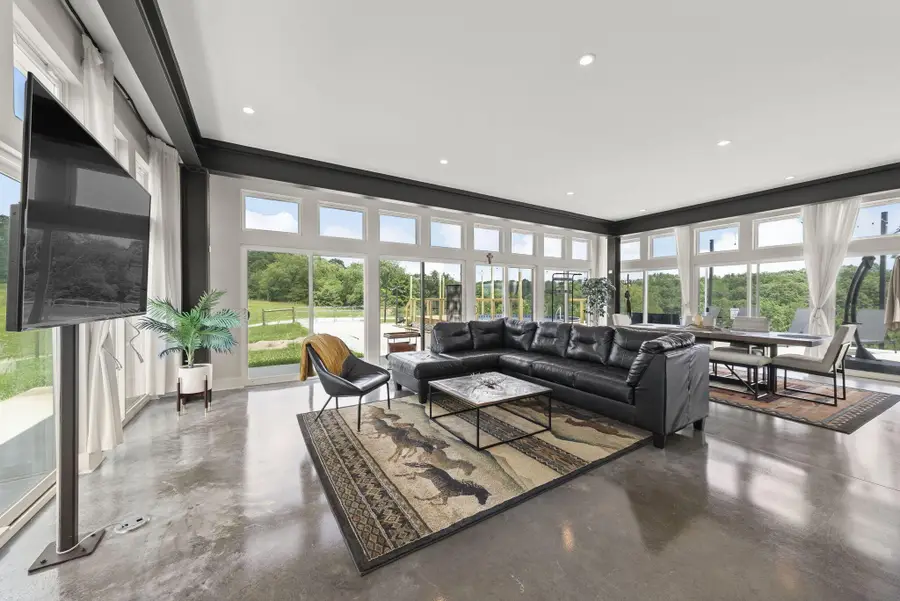 19718 Feathers Road, Logan, OH 43138 - Image #2