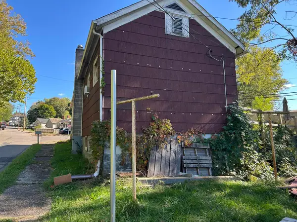 1074 Wheeling Avenue, Zanesville, OH 43701