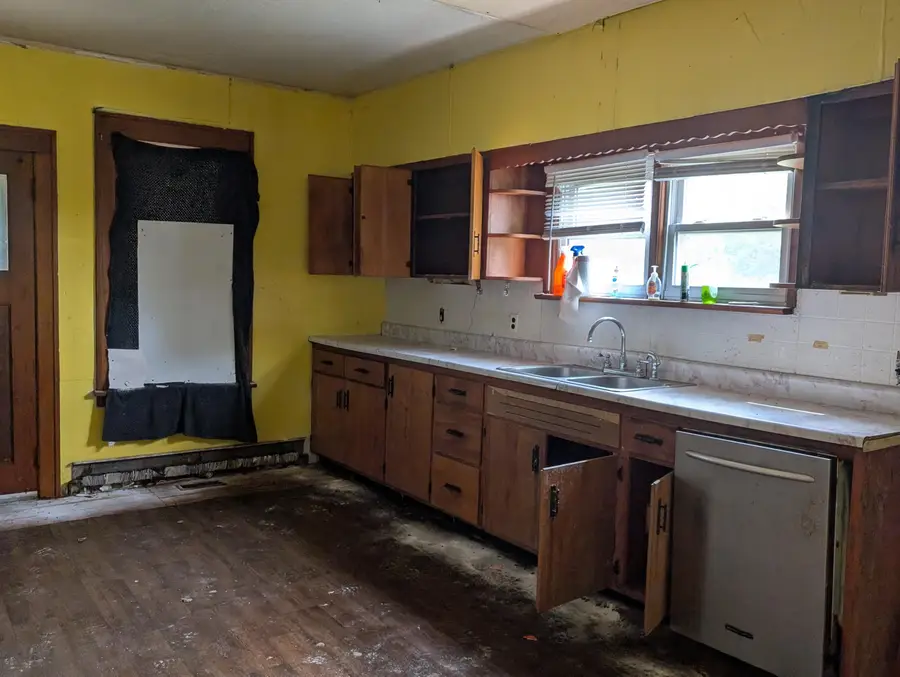 115 Marshall Hill Street, Corning, OH 43730 - Image #3