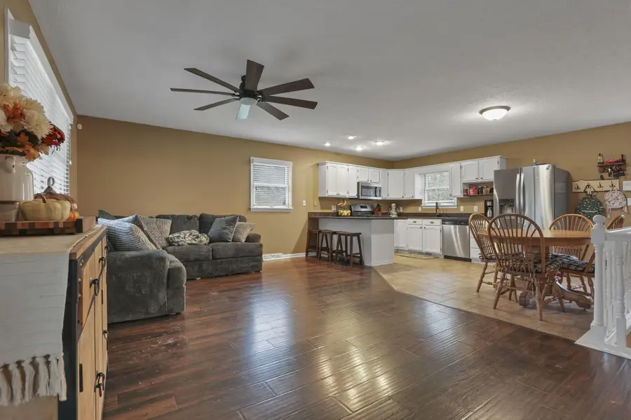 2204 Apple Valley Drive, Howard, OH 43028 - Image #3