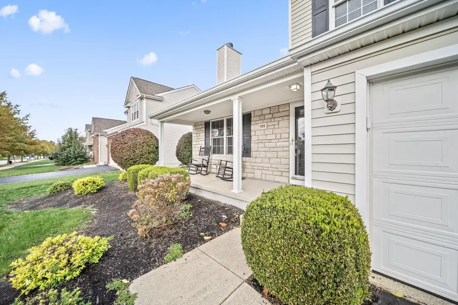 959 Sapphire Flame Drive, Delaware, OH 43015 - Image #3