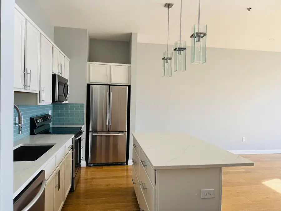 825 N 4th Street, Columbus, OH 43215 - Image #2