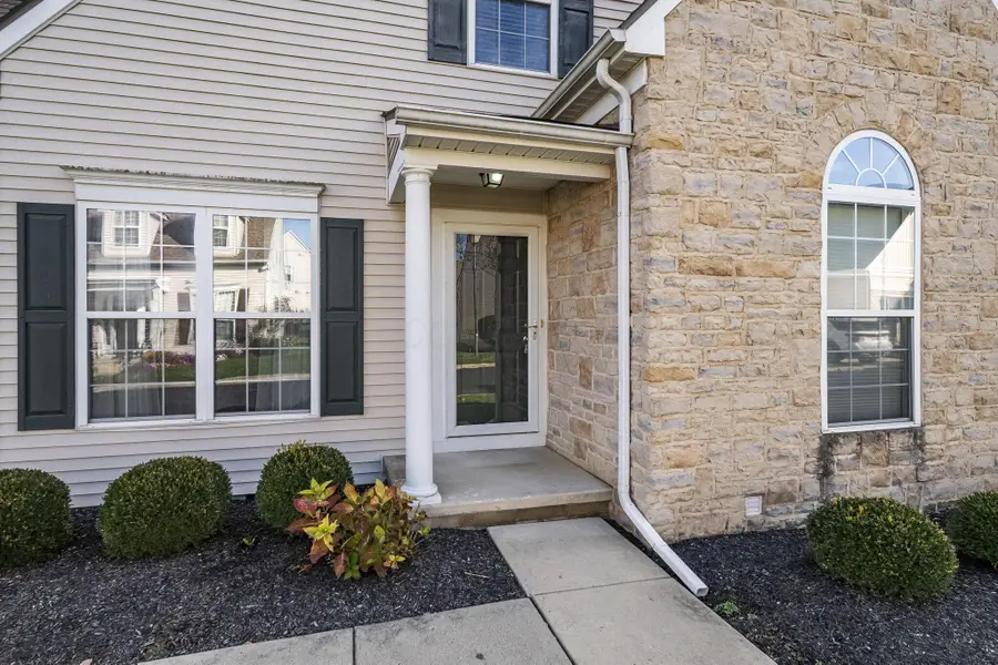 612 Foxdale Place, Powell, OH 43065 - Image #3