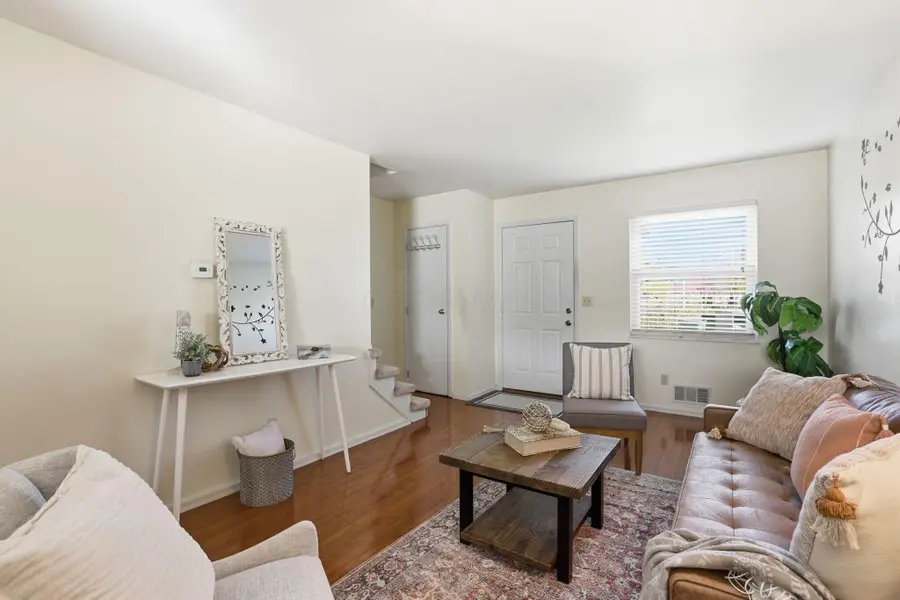 1743 N Pine Tree Street N, Columbus, OH 43229 - Image #2