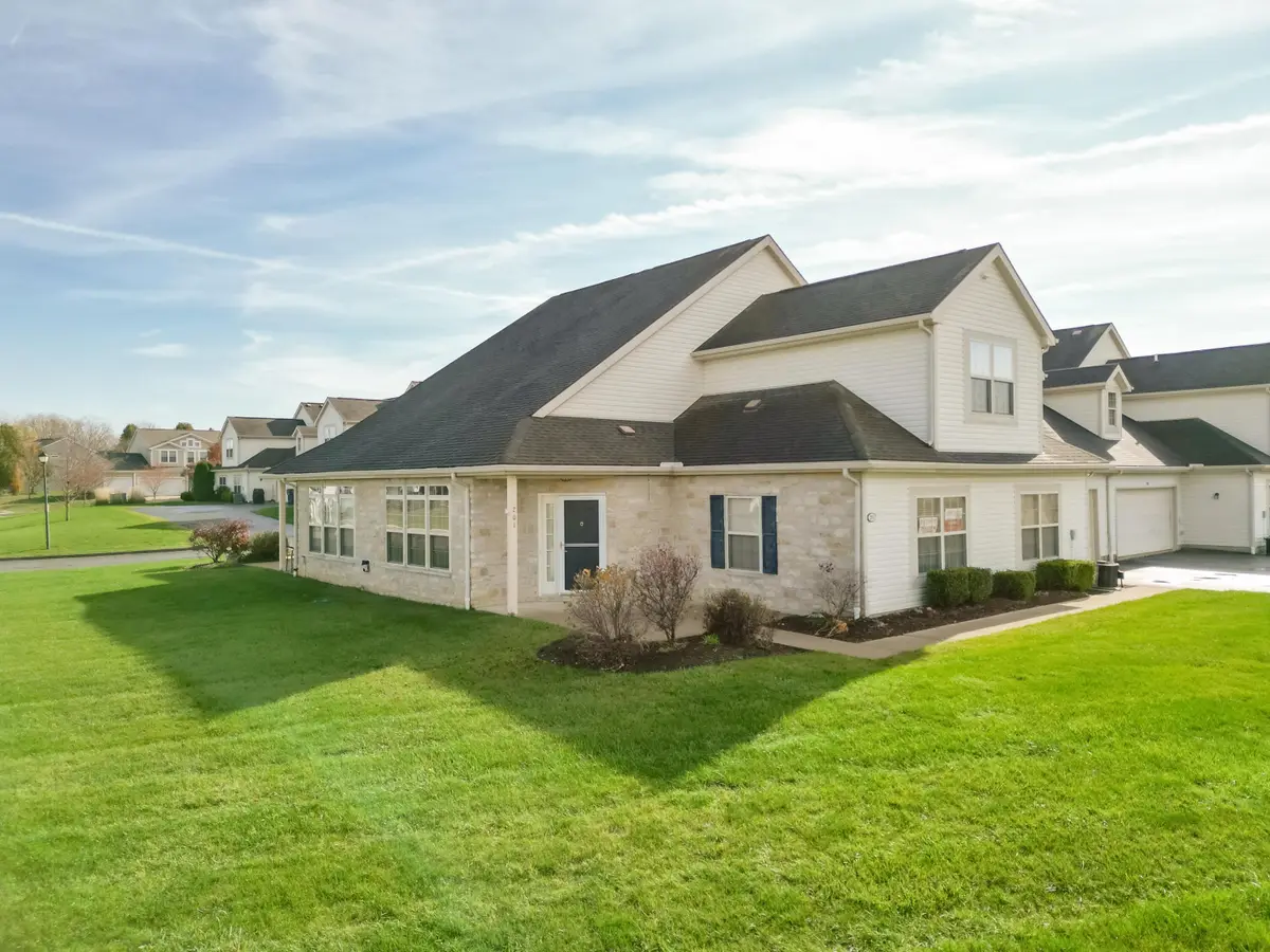 201 Willow Trail Drive, Johnstown, OH 43031 - Image #1