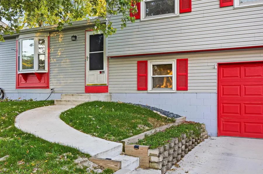 2242 Topaz Drive, Grove City, OH 43123 - Image #2