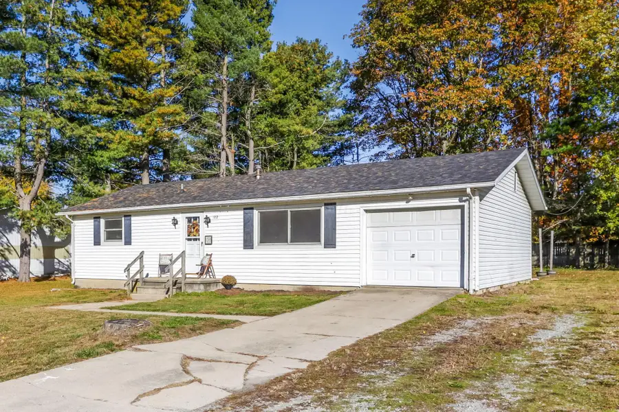 102 Dorothy Lane, New Vienna, OH 45159 - Image #2