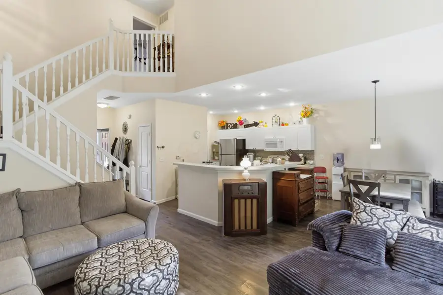 810 Mystic Pointe Drive, Lewis Center, OH 43035 - Image #2