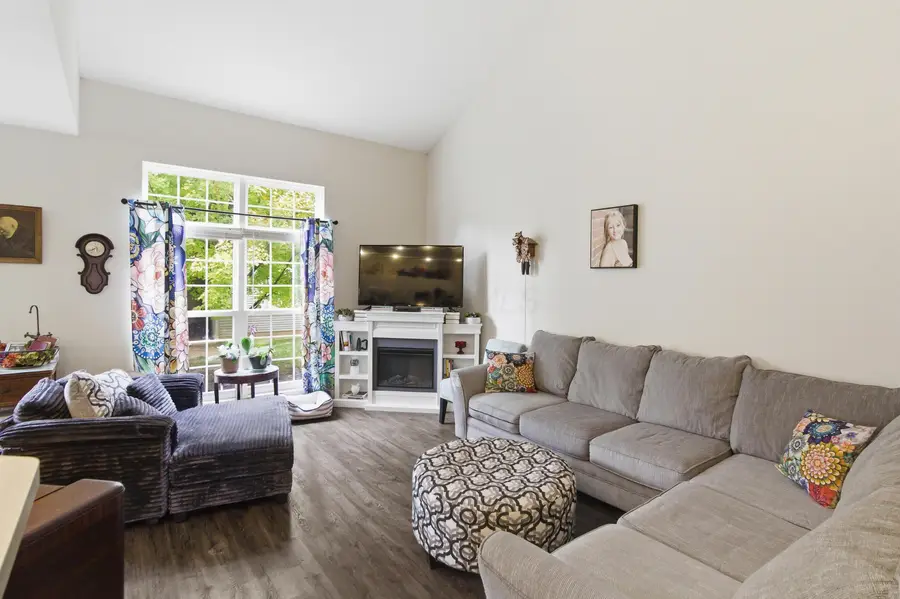 810 Mystic Pointe Drive, Lewis Center, OH 43035 - Image #3