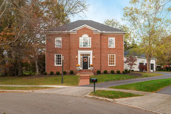 7444 Farmington Close, New Albany, OH 43054