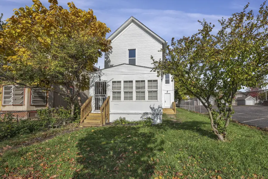 292 E Barthman Avenue, Columbus, OH 43207 - Image #2