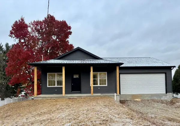 14 Summit Drive, Fredericktown, OH 43019