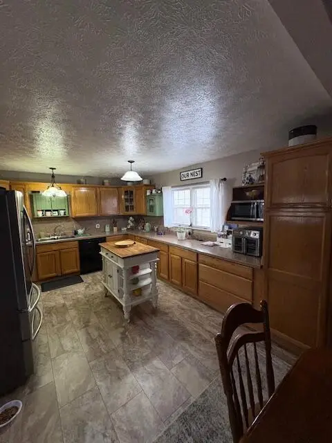 37 Birchwood Drive, London, OH 43140 - Image #2