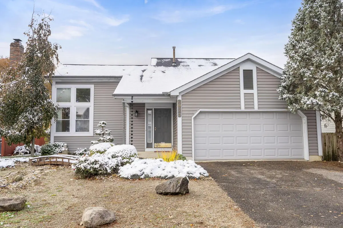 6921 Spruce Pine Drive, Columbus, OH 43235 - Image #1