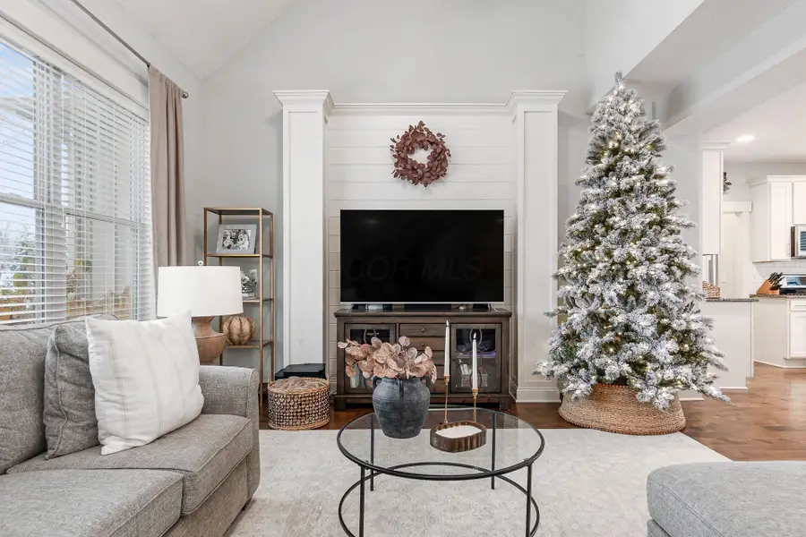 35 E Pawnee Drive, Powell, OH 43065 - Image #3